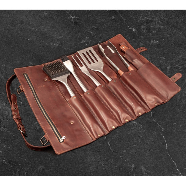 Подарунковий набір для грилю та барбекю "Кнорр" — 6 предметів в шкіряному кейсі - LC-037 Купить Подарунковий набір для грилю та барбекю "Кнорр" — 6 предметів в шкіряному кейсі - LC-037 в магазине Grill Point